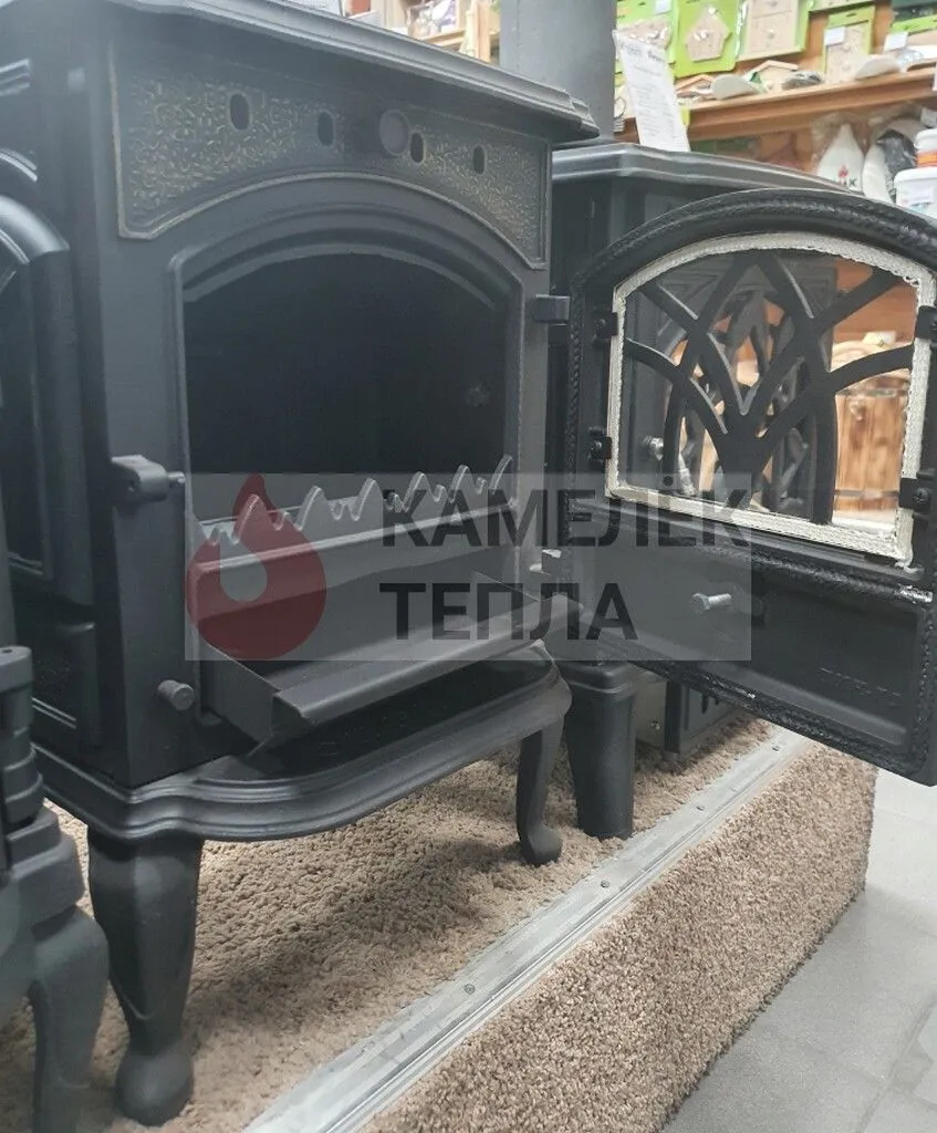 Чугунная печь-камин Сибирь 7 кВт Чугунная печь-камин Сибирь 7 кВт