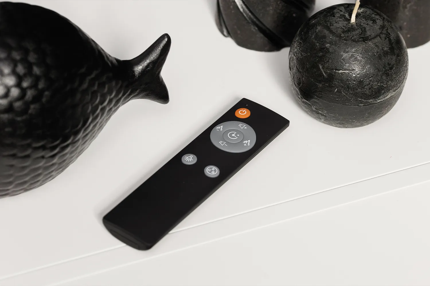 Каминокомплект Modern - Белый с черным (Глубина 300 мм) с очагом Vision 42 LOG LED