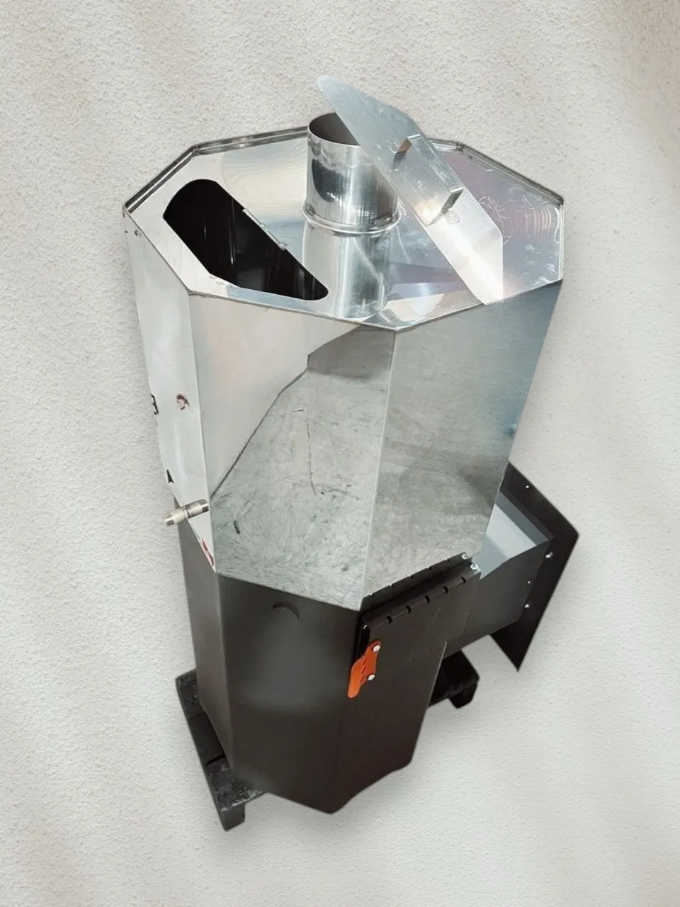 Стальная банная печь Сибирячка 24 с баком нерж 90 литров