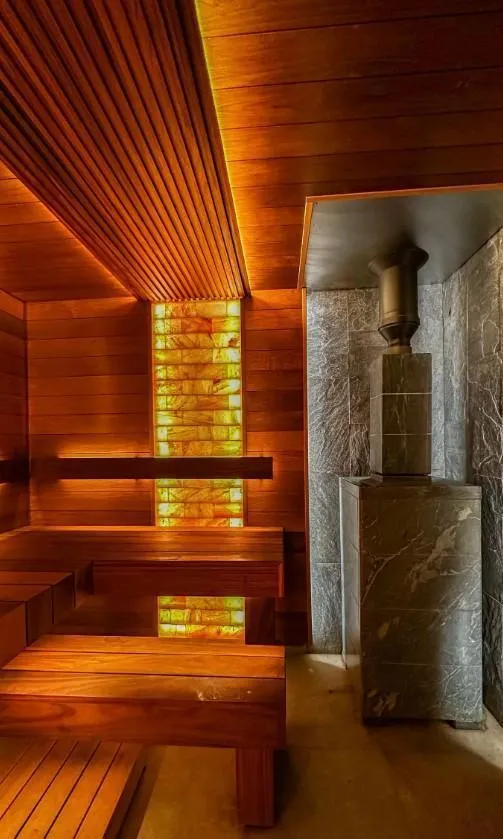 Чугунная банная печь Атмосфера XL в облицовке «Империя» Талькохлорит