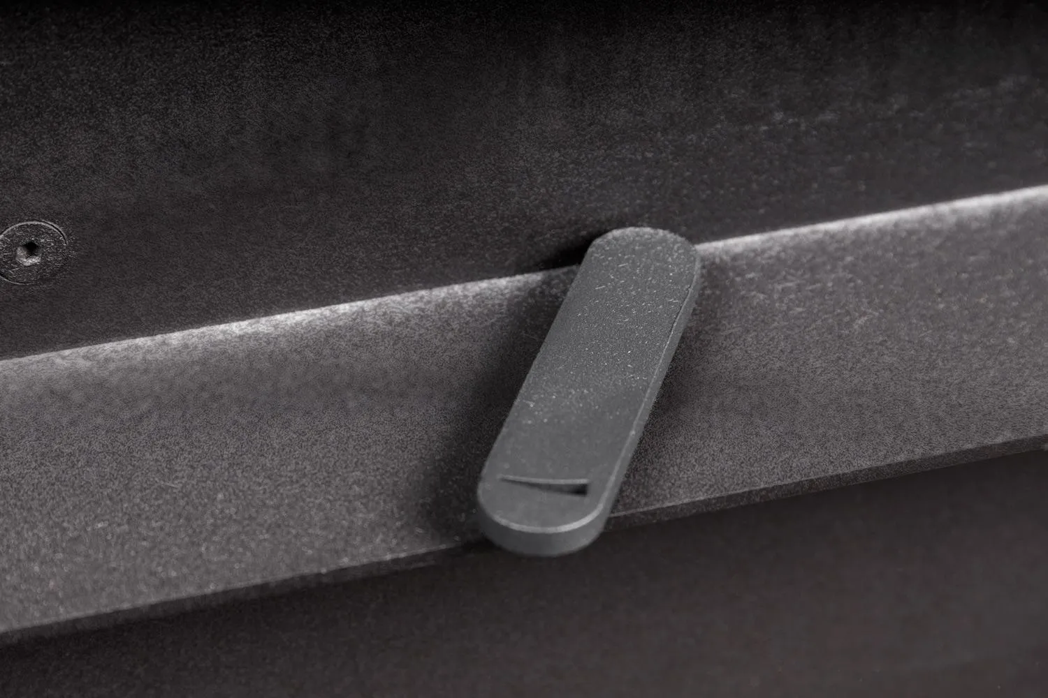 Каминная стальная топка Альфа 800 KВ с контргрузом черный шамот