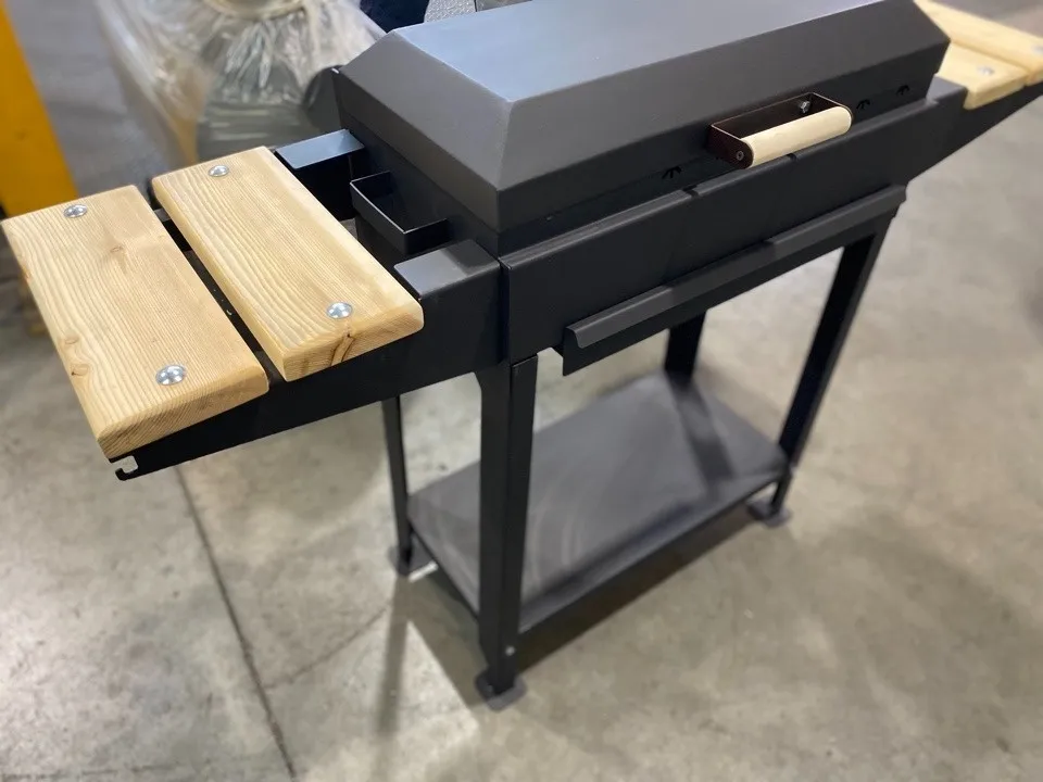 Мангал 2 мм с крышкой и деревянными полками