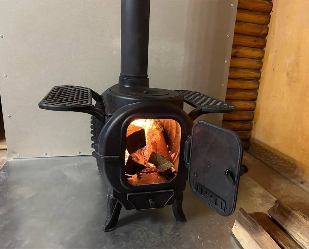 Чугунная печь-камин ТАЙГА PRO