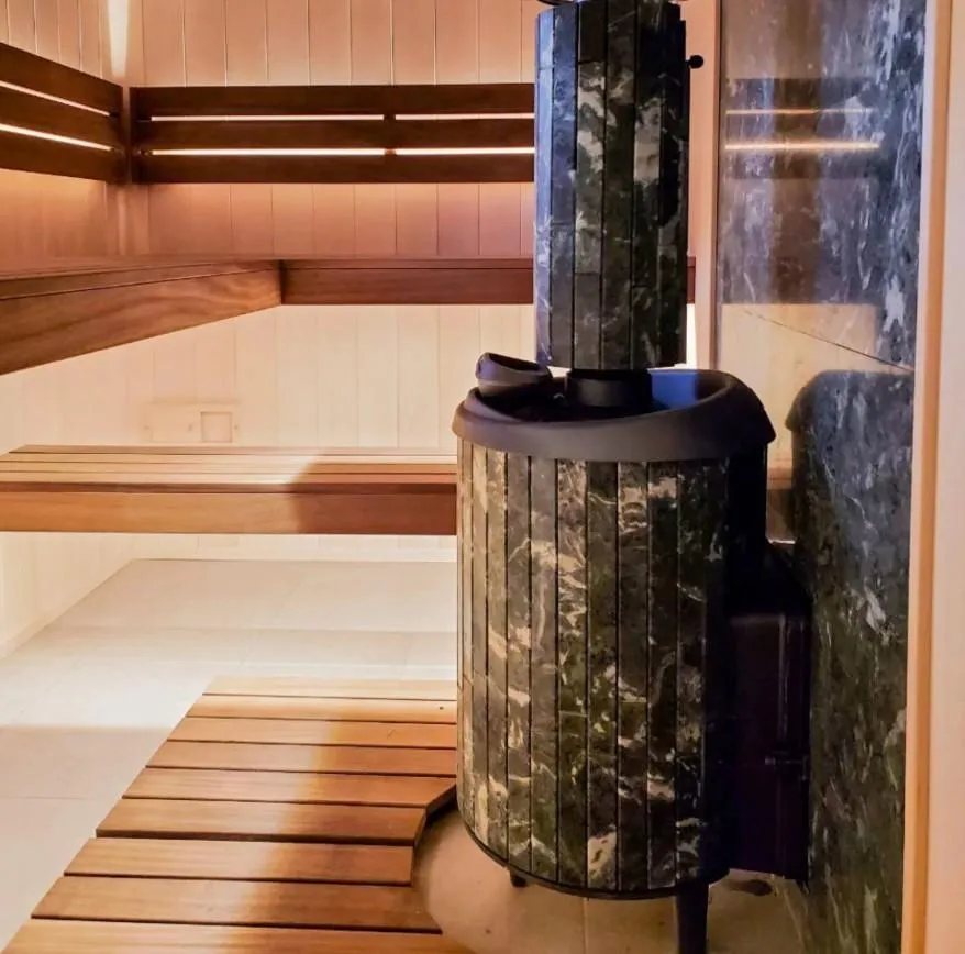 Чугунная банная печь Атмосфера L ламели «Жадеит» наборный