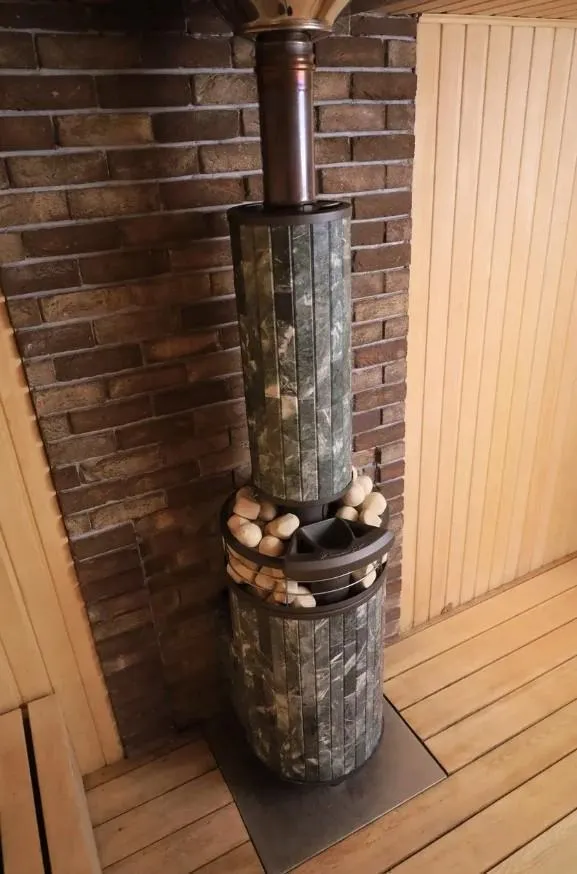 Чугунная банная печь Атмосфера L Окаменевшее дерево ламель+сетка с газовой горелкой