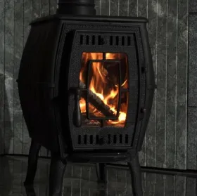 Чугунная печь-камин «Бахтинка» черная