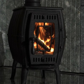 Чугунная печь-камин «Бахтинка» черная